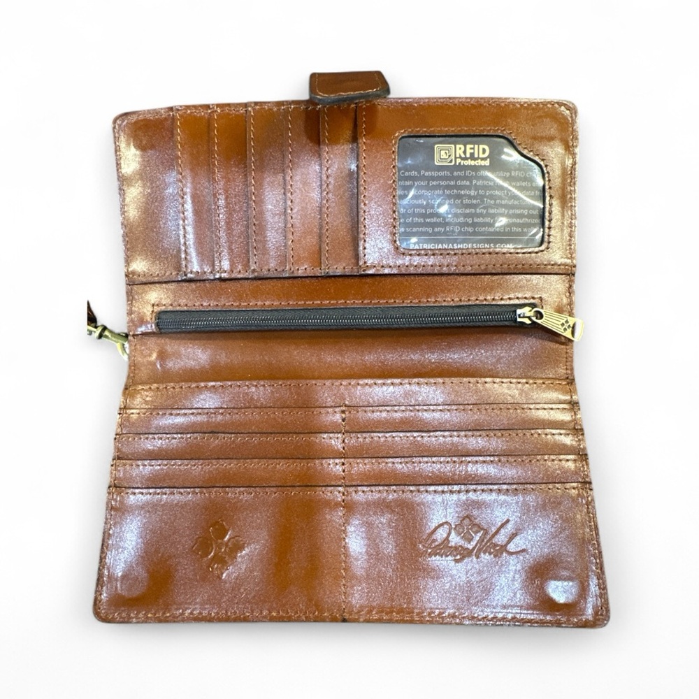 NWOT Patricia Nash Butterfly Leather Wristlet style P581498 - Picture 5 of 12